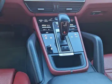 PORSCHE Cayenne Coupe Platinum SportDesign 18w ACC 360