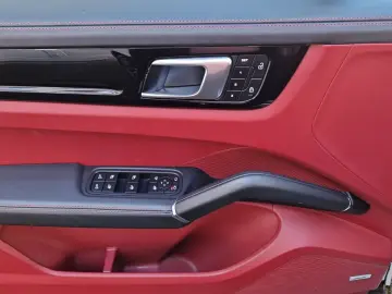 PORSCHE Cayenne Coupe Platinum SportDesign 18w ACC 360