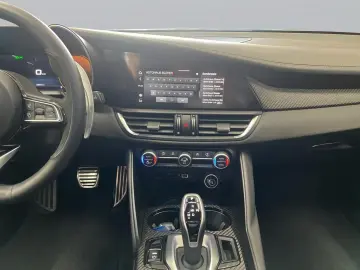 ALFA ROMEO Giulia 2.9 V6 Bi-Turbo Quadrifoglio