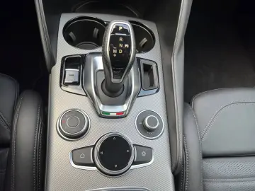 ALFA ROMEO Giulia MY24 Veloce 2.0 Turbo 16V 206kW AT