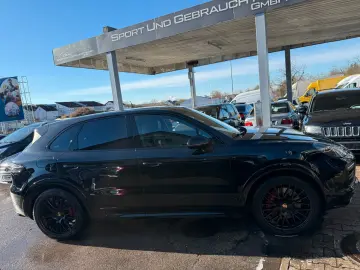 PORSCHE Cayenne GTS