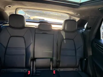 PORSCHE Cayenne GTS