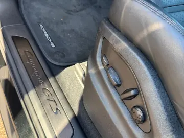 PORSCHE Cayenne GTS