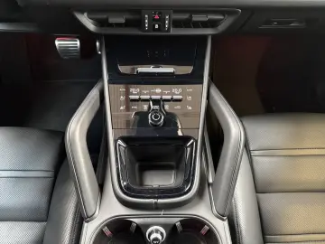 PORSCHE Cayenne S AHK V8 Bose Panorama SportChronoPaket