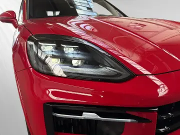 PORSCHE Cayenne S AHK V8 Bose Panorama SportChronoPaket