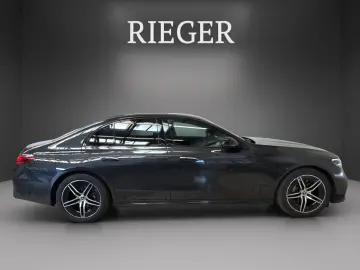 MERCEDES-BENZ E 220 d AMG NIGHT Keyless Totwinkel SHZ LED 19