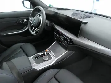 BMW 330i xDrive Limousine M Paket Drive Park Assist