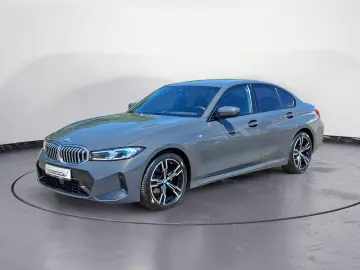 BMW 320i Automatik M SPORT Live Cockpit Pro Driving