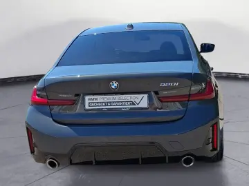 BMW 320i Automatik M SPORT Live Cockpit Pro Driving