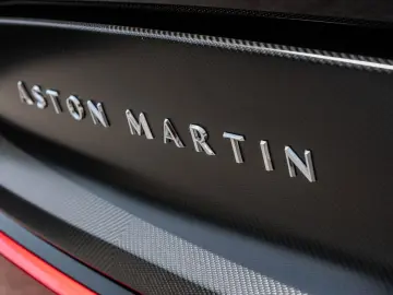 ASTON MARTIN VANQUISH PRESENTATION SPEC Q CARBON BESPOKE