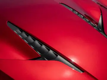 ASTON MARTIN VANQUISH PRESENTATION SPEC Q CARBON BESPOKE