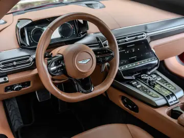 ASTON MARTIN VANQUISH PRESENTATION SPEC Q CARBON BESPOKE
