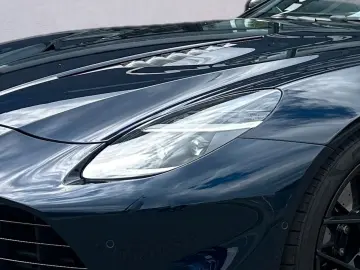 ASTON MARTIN Vanquish Volante   tinted CF Interior   B&W