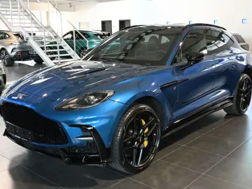 ASTON MARTIN DBX S Plasma Blue Magnesium Wheels Carbon Dach