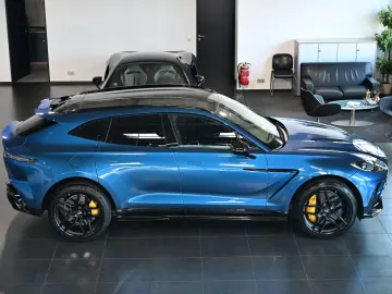 ASTON MARTIN DBX S Plasma Blue Magnesium Wheels Carbon Dach