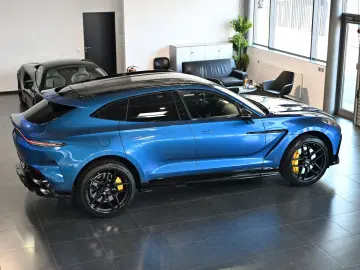 ASTON MARTIN DBX S Plasma Blue Magnesium Wheels Carbon Dach