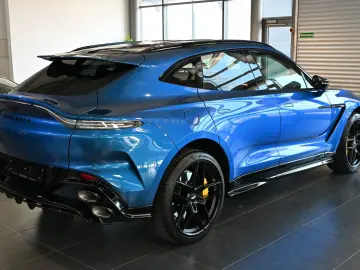 ASTON MARTIN DBX S Plasma Blue Magnesium Wheels Carbon Dach