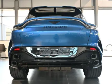 ASTON MARTIN DBX S Plasma Blue Magnesium Wheels Carbon Dach