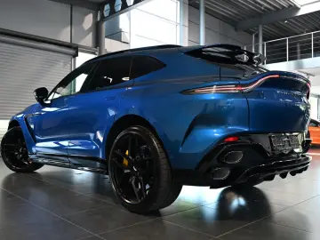 ASTON MARTIN DBX S Plasma Blue Magnesium Wheels Carbon Dach