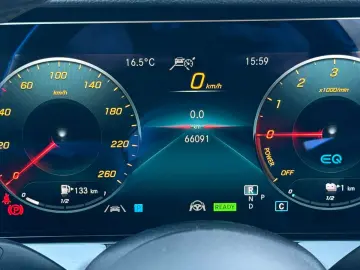 MERCEDES-BENZ E300de Lim. Avantgarde LEDER ACC MBUX …