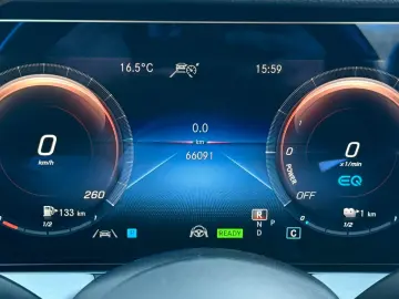MERCEDES-BENZ E300de Lim. Avantgarde LEDER ACC MBUX …