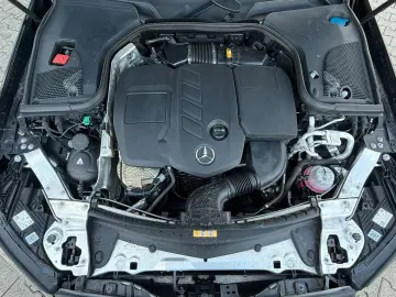 MERCEDES-BENZ E300de Lim. Avantgarde LEDER ACC MBUX …