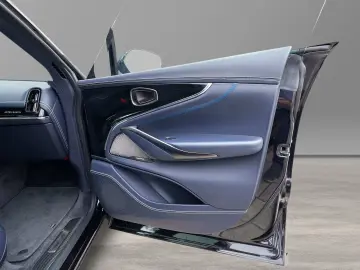 ASTON MARTIN DBX 707 Ultramarine Black   Dark Knight