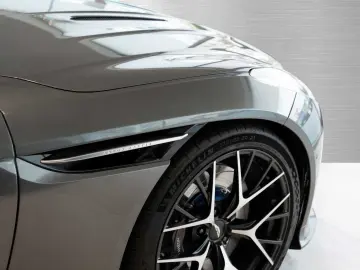 ASTON MARTIN DB12 V8 Coupe