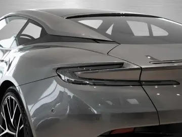 ASTON MARTIN DB12 V8 Coupe