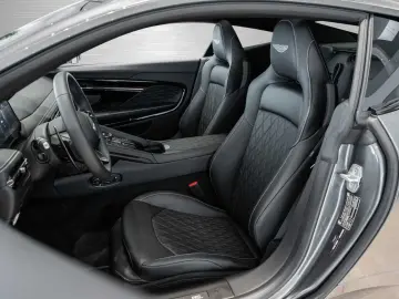 ASTON MARTIN DB12 V8 Coupe