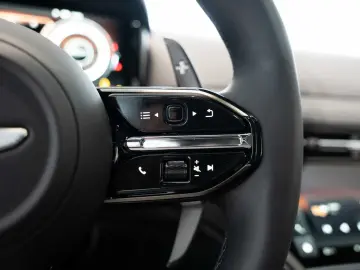 ASTON MARTIN DB12 V8 Coupe