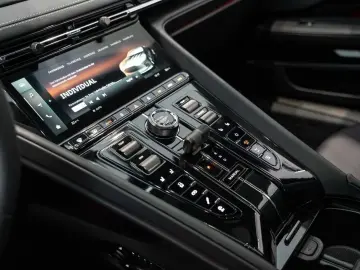 ASTON MARTIN DB12 V8 Coupe