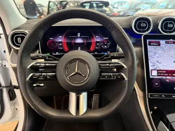 MERCEDES-BENZ GLC 220 d 4Matic MBUX AMG AHK Ambiente…