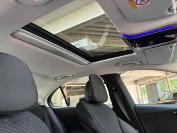 MERCEDES-BENZ C 220 d  MBUX KAMERA AHK S-DACH CARPLAY