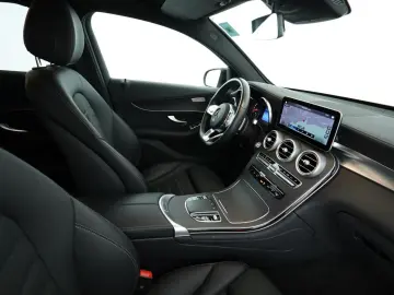 MERCEDES-BENZ GLC 300 4M Coupé  AMG Distronic PTS 360 Kamera