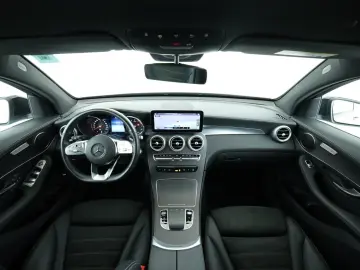 MERCEDES-BENZ GLC 300 4M Coupé  AMG Distronic PTS 360 Kamera