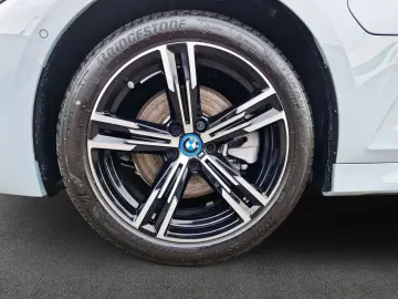 BMW 330e xDrive Aut.