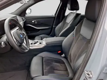 BMW 330e xDrive Aut.