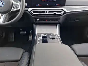 BMW 330e xDrive Aut.