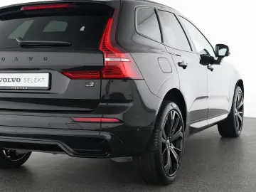 VOLVO XC60 T8 Recharge AWD Geartronic Ultimate Black