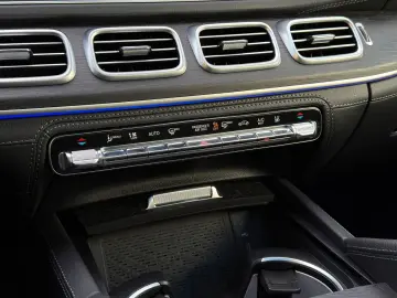 MERCEDES-BENZ GLS 450d 4MATIC AMG PANO 7 SITZ STANDH…