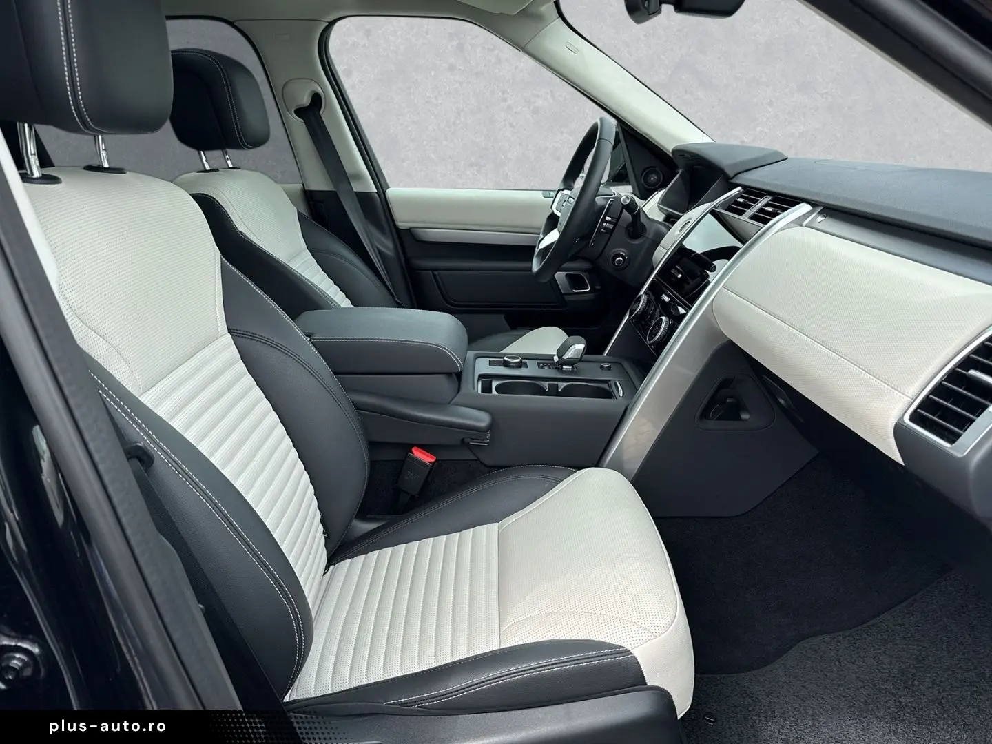 LAND ROVER Discovery Dynamic SE D250 Pano 7-Sitze AHK