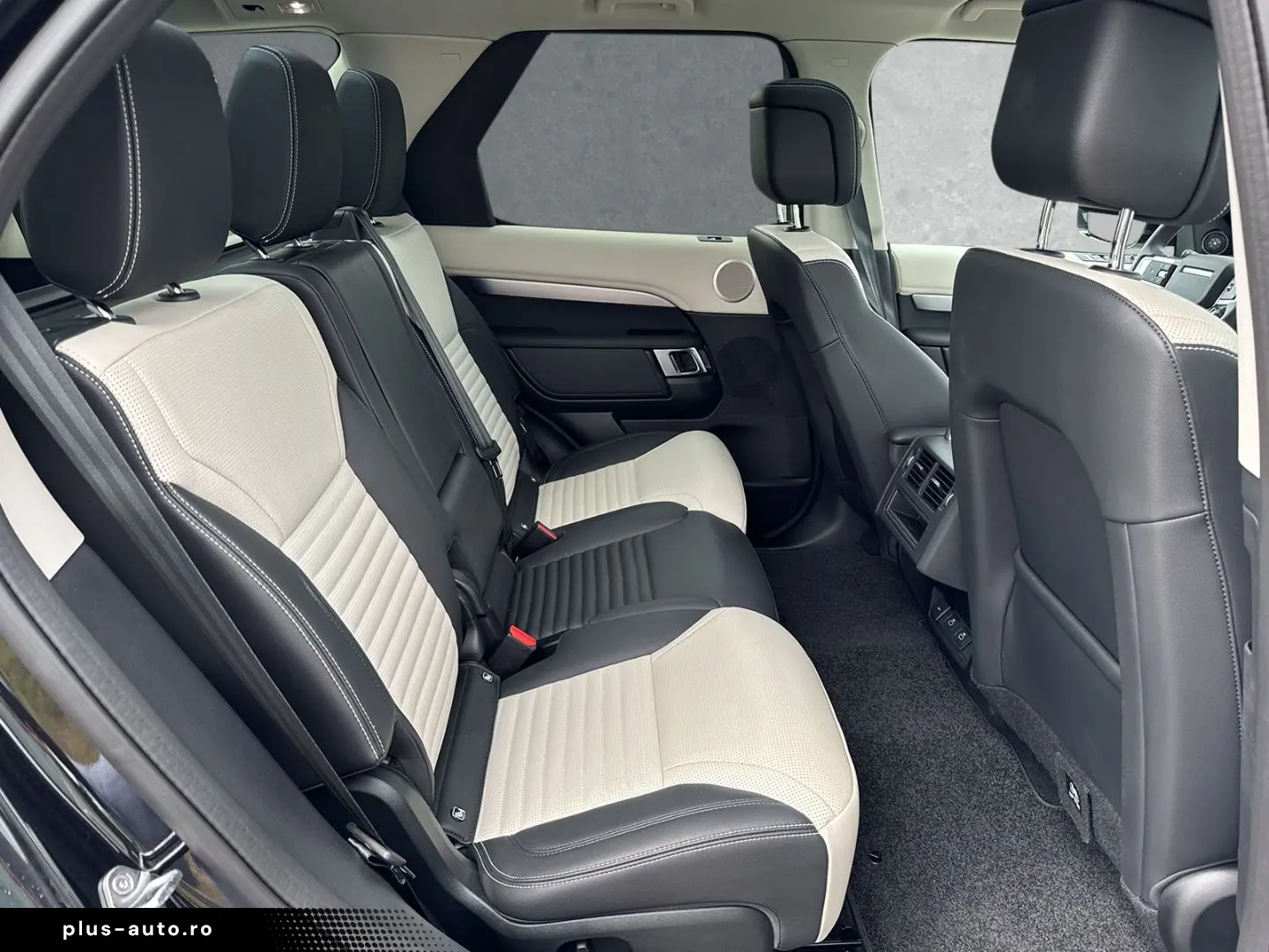 LAND ROVER Discovery Dynamic SE D250 Pano 7-Sitze AHK