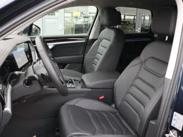 VW Touareg 4Motion Elegance AHK Leder ACC Kamera