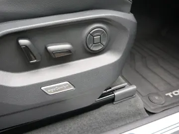 VW Touareg 4Motion Elegance AHK Leder ACC Kamera