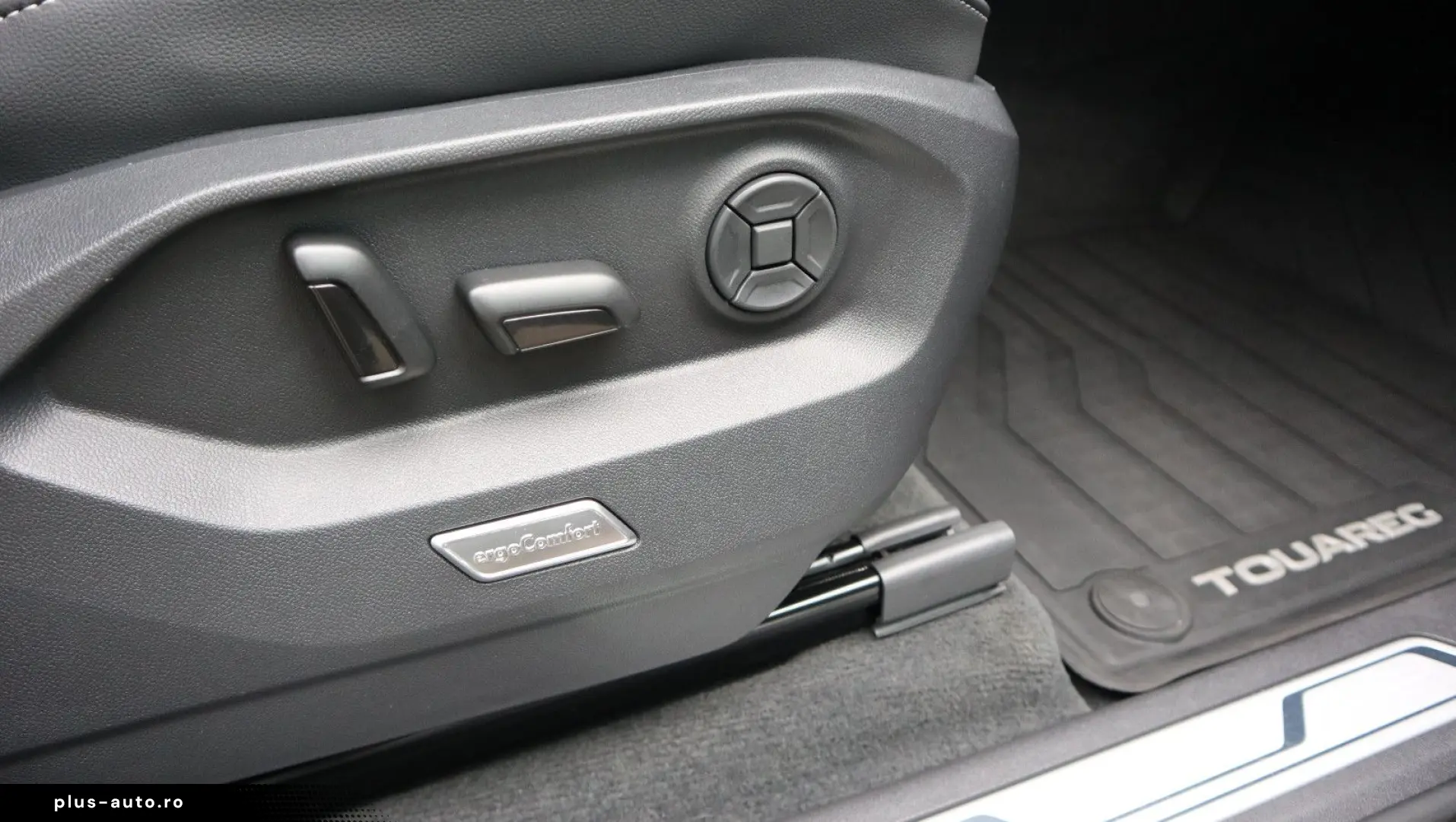 VW Touareg 4Motion Elegance AHK Leder ACC Kamera