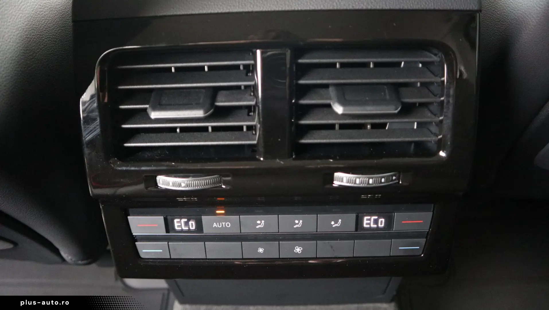 VW Touareg 4Motion Elegance AHK Leder ACC Kamera