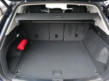 VW Touareg 4Motion Elegance AHK Leder ACC Kamera