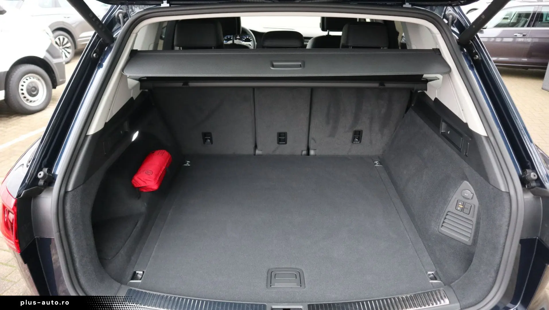 VW Touareg 4Motion Elegance AHK Leder ACC Kamera