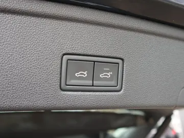 VW Touareg 4Motion Elegance AHK Leder ACC Kamera
